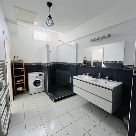 Jolie Avec Jacuzzi Hopitaux Facultes Willa Montpellier