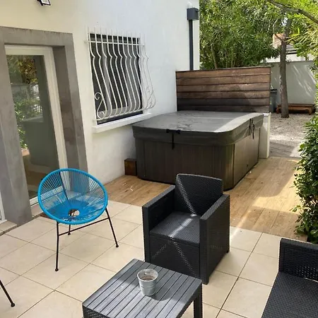Jolie Avec Jacuzzi Hopitaux Facultes * Montpellier