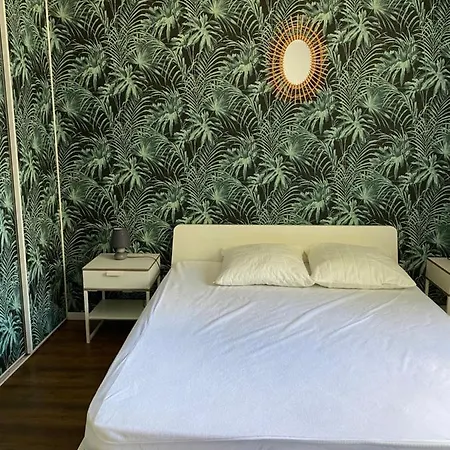 Jolie Avec Jacuzzi Hopitaux Facultes Villa