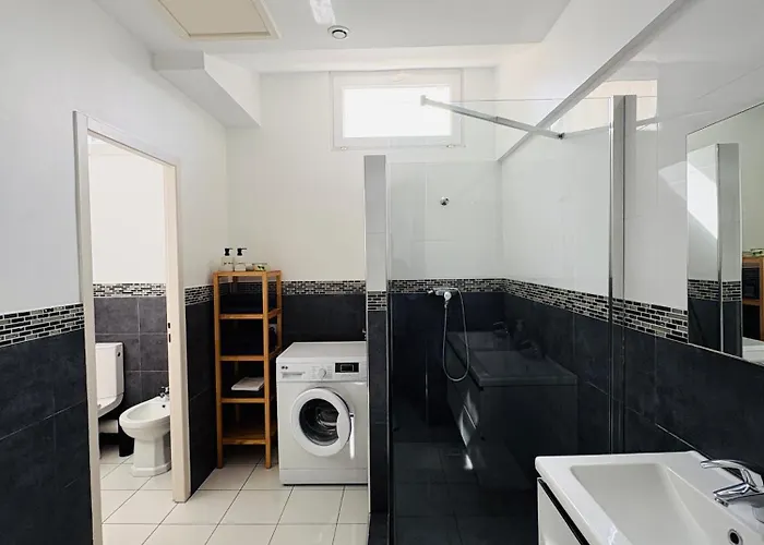 Jolie Avec Jacuzzi Hopitaux Facultes *